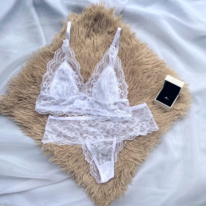 Conjunto Lingerie De Renda Suti Sem Bojo Sem Aro Calcinha Fio Dental