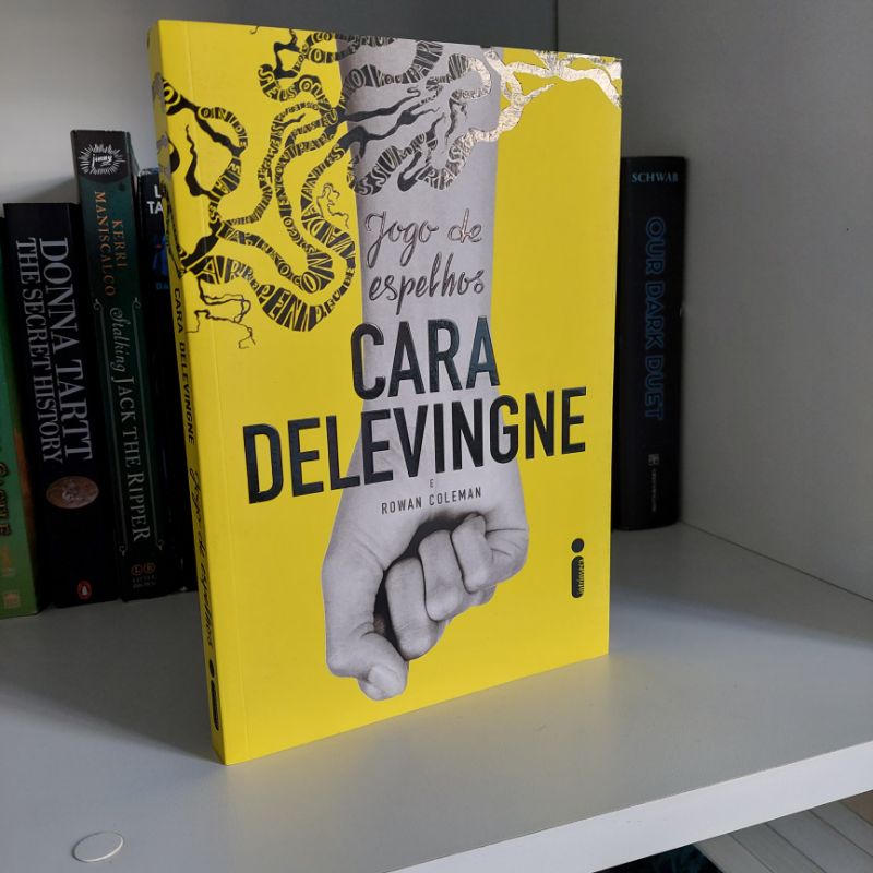 Livro Jogo De Espelhos Cara Delevingne E Rowan Coleman Shopee Brasil