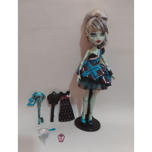 Boneca Monster High Frankie Stein Reservada Shopee Brasil