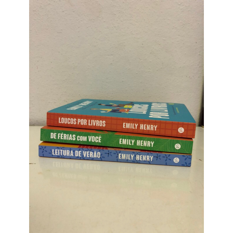 livros emily henry loucos por livros de férias você e leitura de