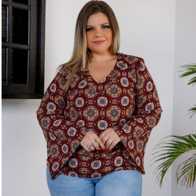 Blusa Feminina Social Plus Size Gola V Estampada Manga Flare