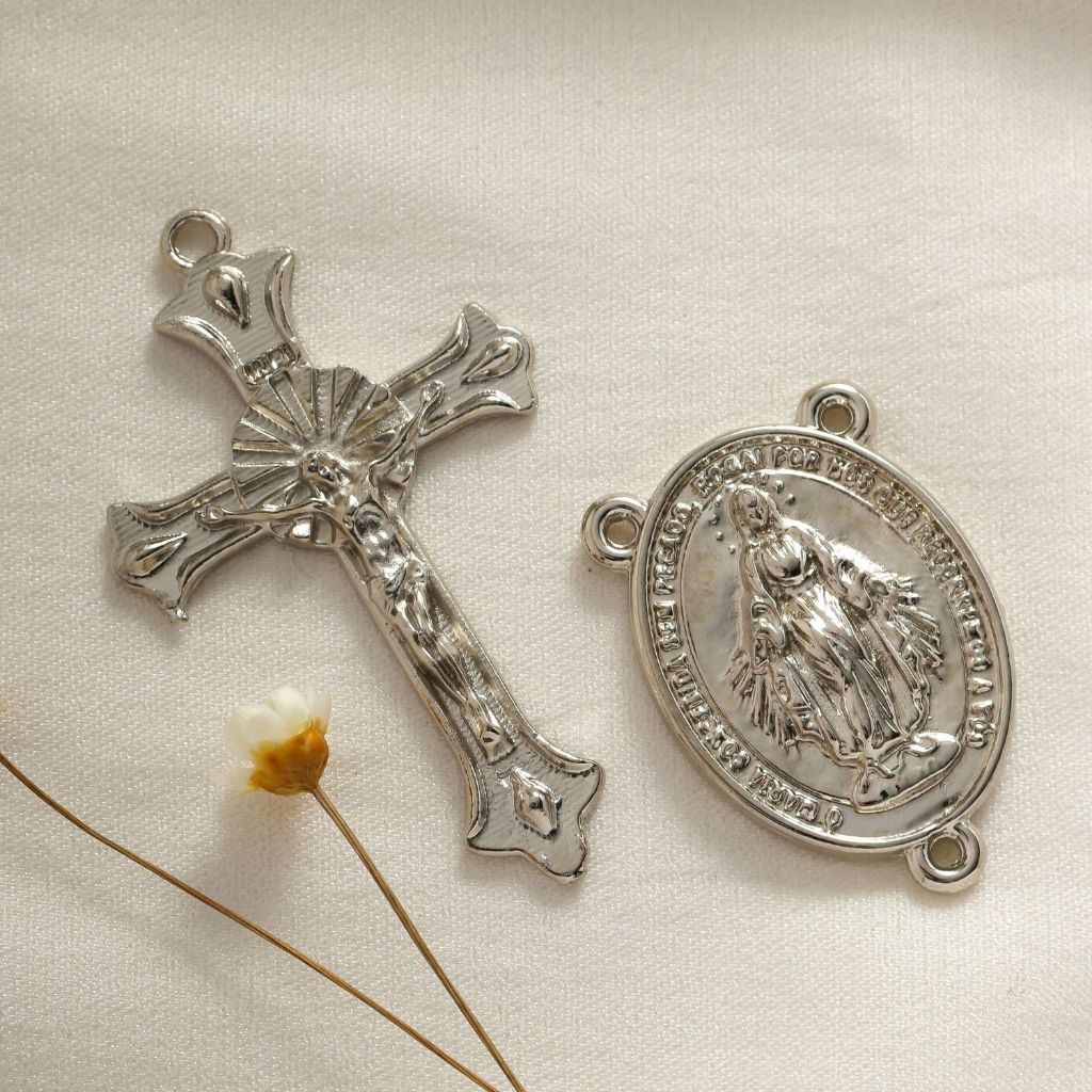 Entremeio Para Ter O Crucifixos Para Ter O Prata Nossa Senhora Das