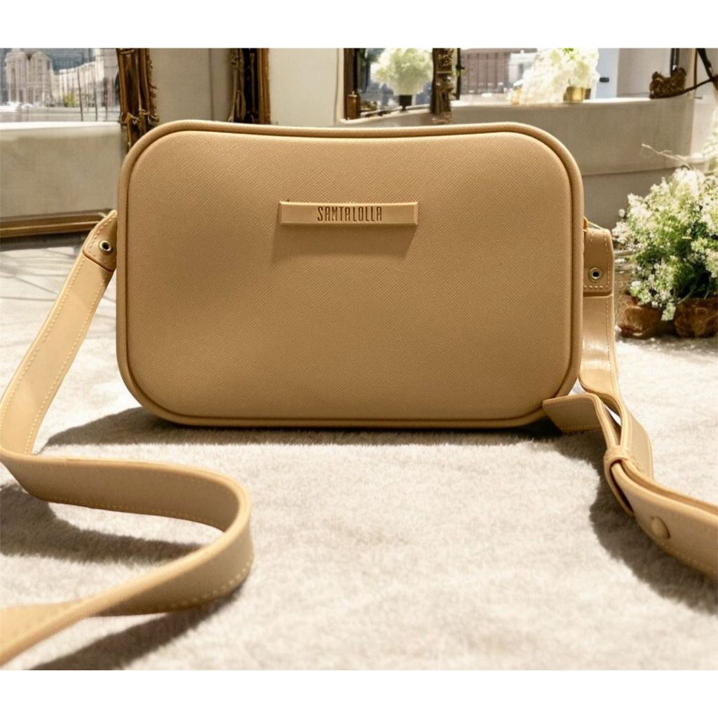 Bolsa Smaler Disponível Nas Cores Branca Bege Nude Elegância E Estilo