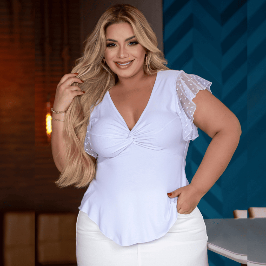 Blusa Plus Size Canelada Decote Transpassado Em N Manga Bufante De