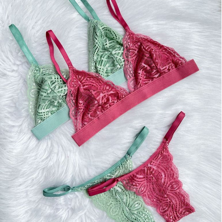 Kit 2 Conjunto de Lingerie Sutiã Sem Bojo e Calcinha de Renda Regulagem