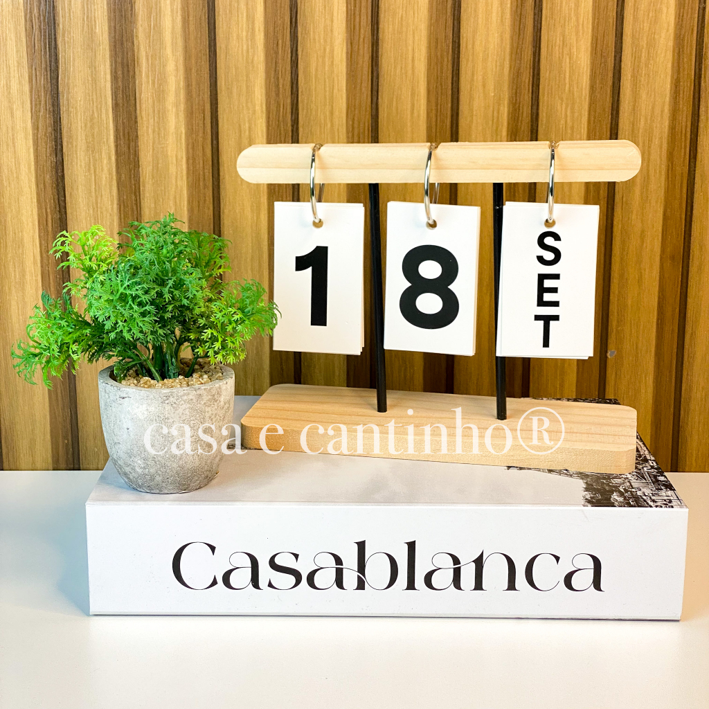 Calendário de Mesa Decorativo de Madeira Quadradinhos Preto