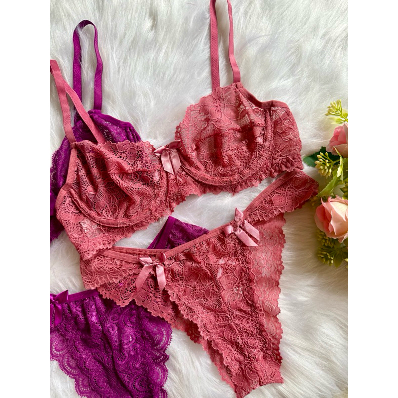 Conjunto Lingerie Calcinha e Sutiã de Renda Sem Bojo Arco Meia Taça