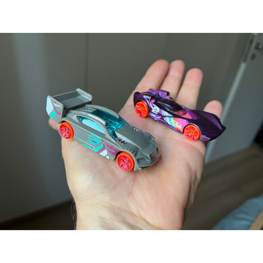 Hot Wheels Esportivos Scoopa Di Fuego E Time Tracker Race Cars
