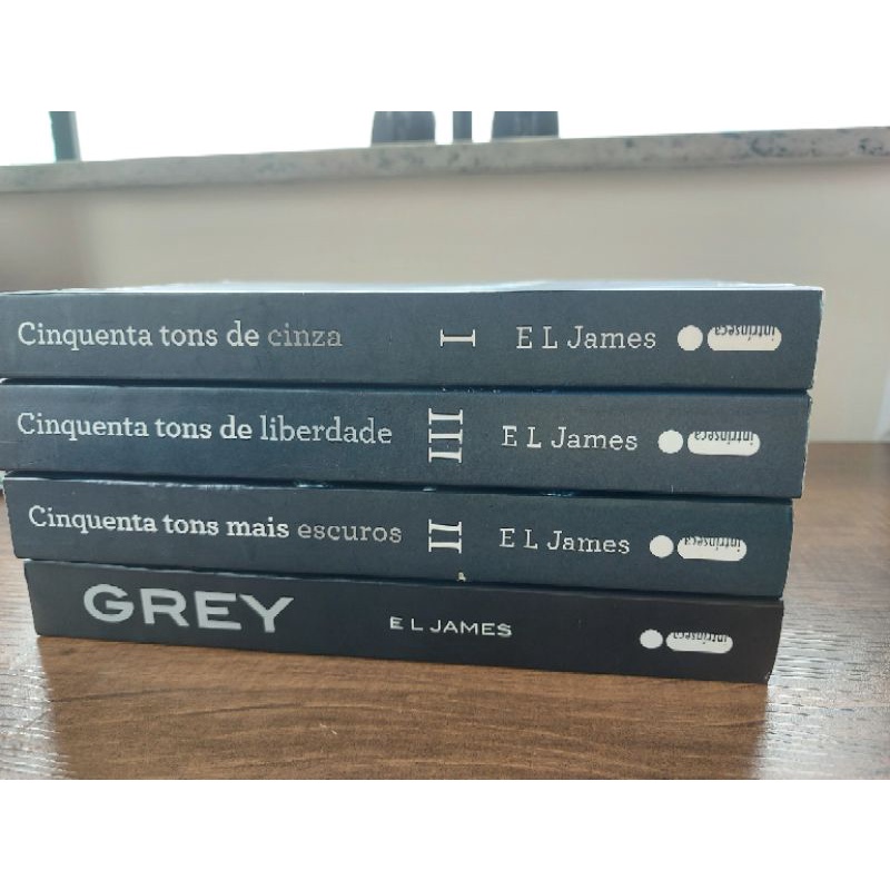 Livros Cinquenta Tons De Cinza E Cinquenta Tons Mais Escuros Shopee