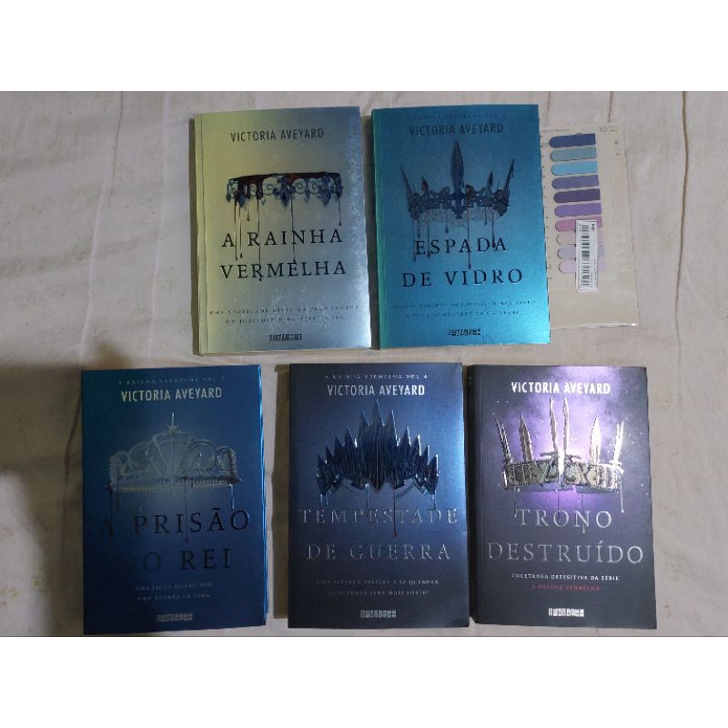 BOX A RAINHA VERMELHA POST IT NOS TONS DOS LIVROS VICTORIA AVEYARD