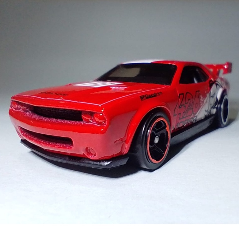 Hot Wheels Dodge Challenger Drift Car Vermelho HW DRIFT HCX LOTE A Mattel