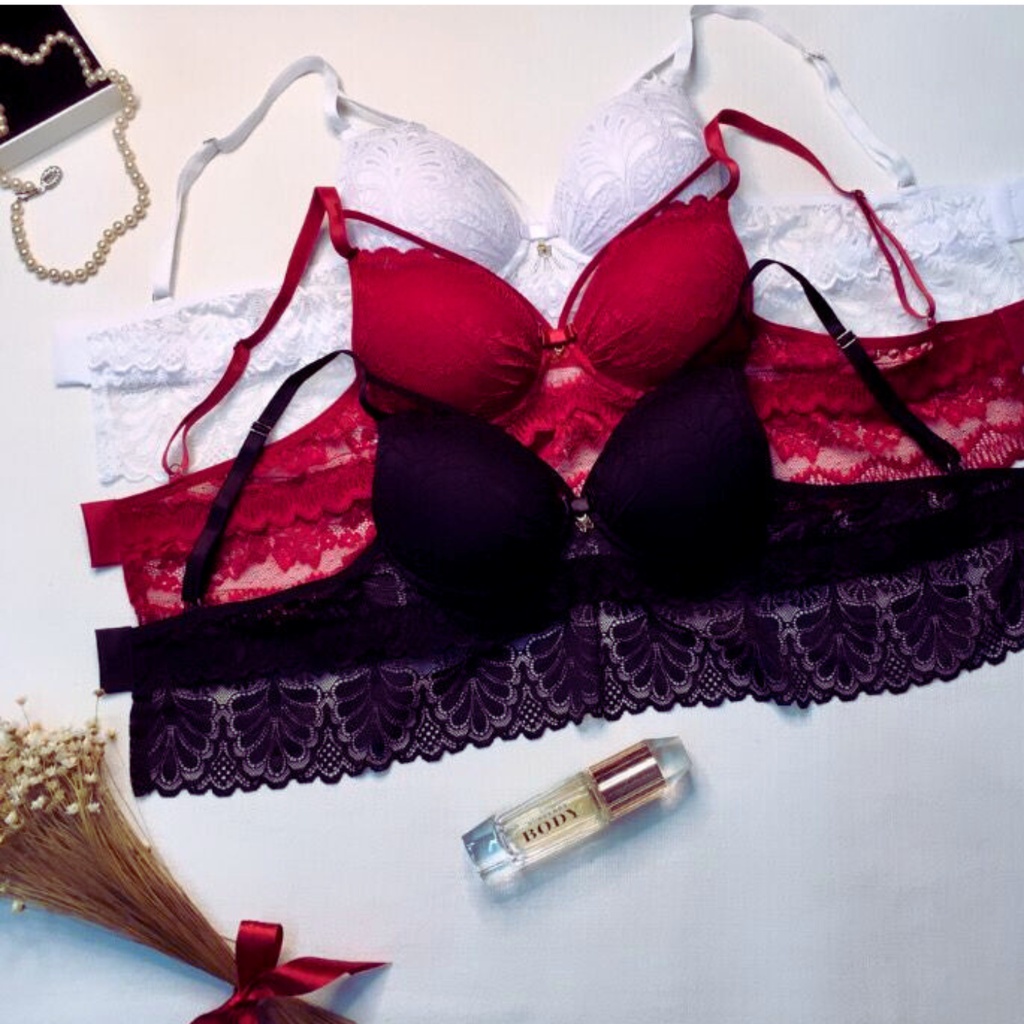 Conjunto De Lingerie Cropped Strapps Em Renda C Bojo E Calcinha