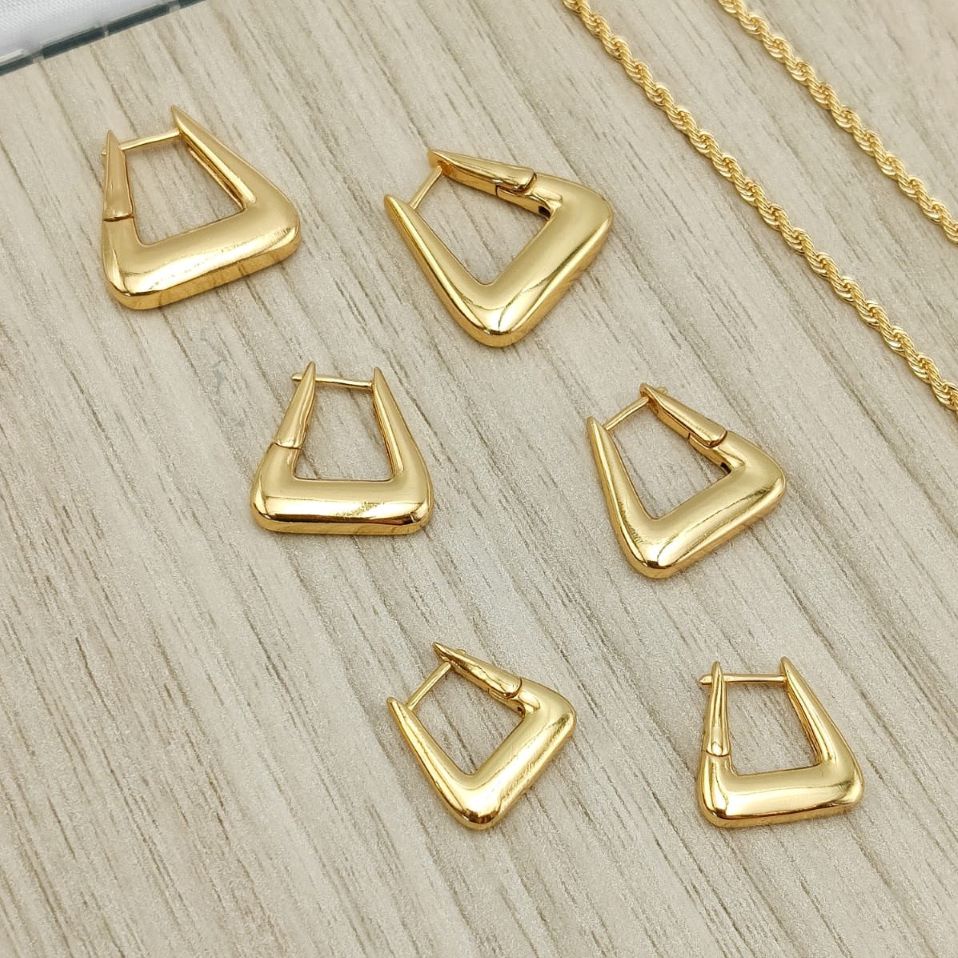 Trio Brinco De Argolas Triangular Lisa Folheado A Ouro 18k Shopee Brasil