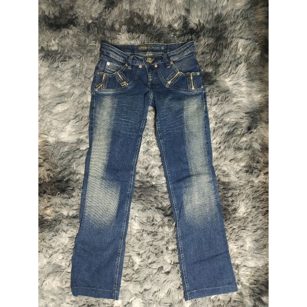 Calça jeans cos baixo hot sale feminina