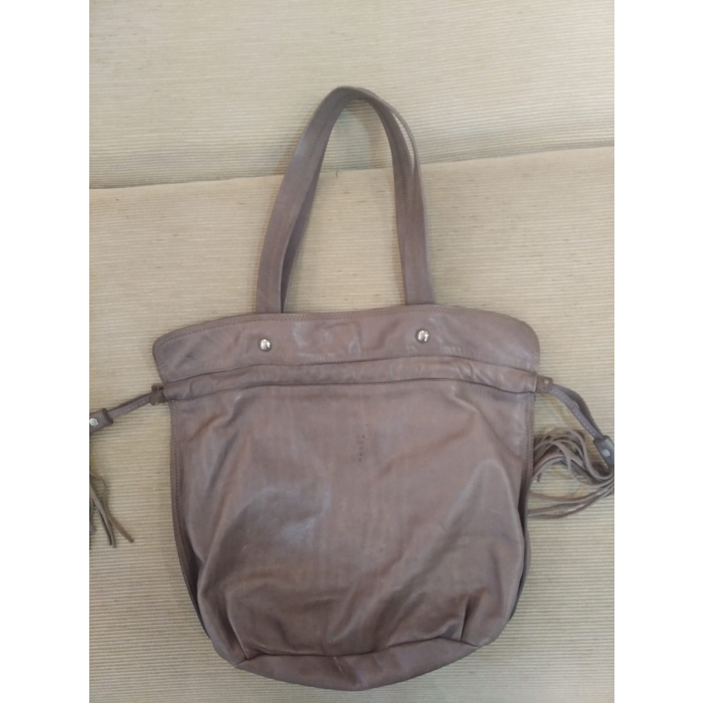 Bolsa em couro da Arezzo . Original .Usada . Shopee Brasil