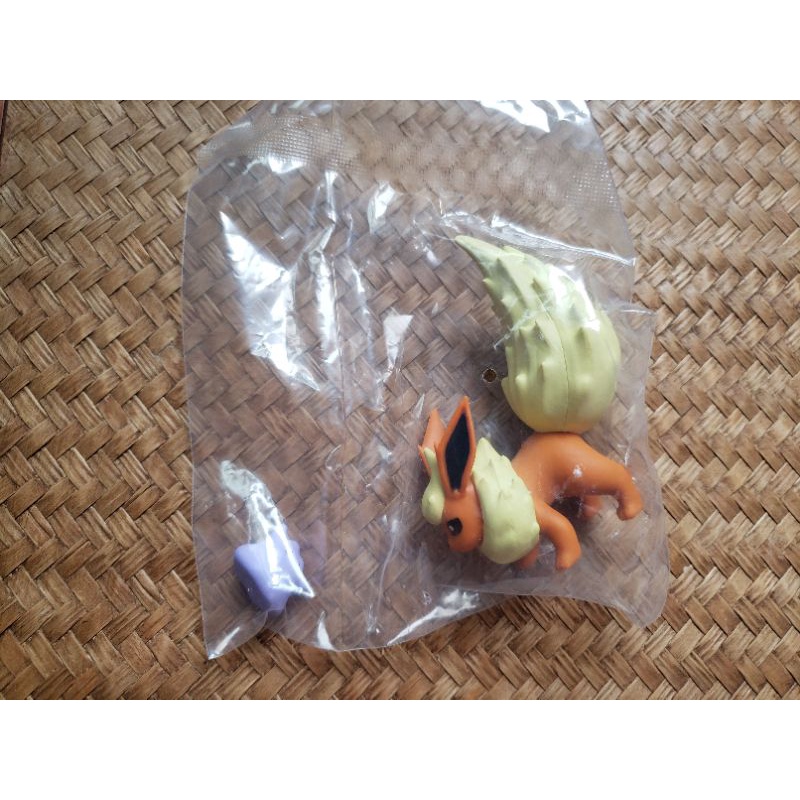 Flareon e Ditto Miniatura Pokémon ScaleWorld Lacrada | Shopee Brasil