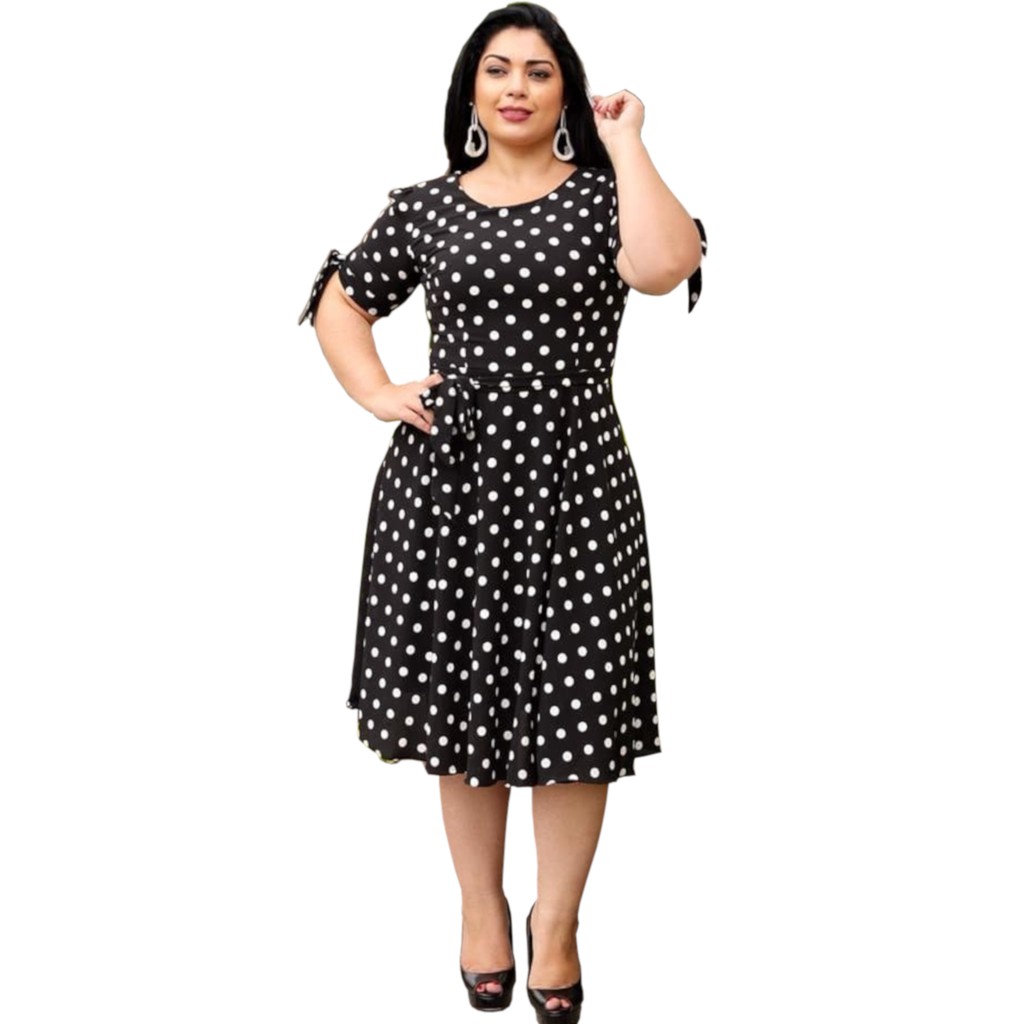 Vestido de bolinha plus size na Chic e Elegante - Grandes Mulheres