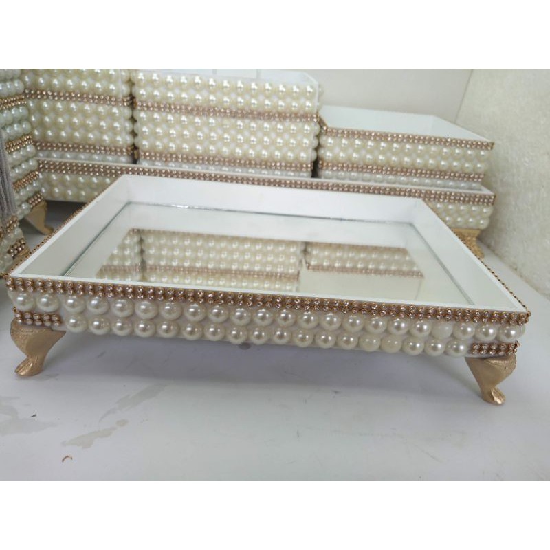 Bandeja espelhada decorada com perolas Varios Tamanhos