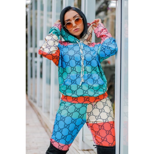Conjunto Moletinho canguru Gucci colorido calça jogger
