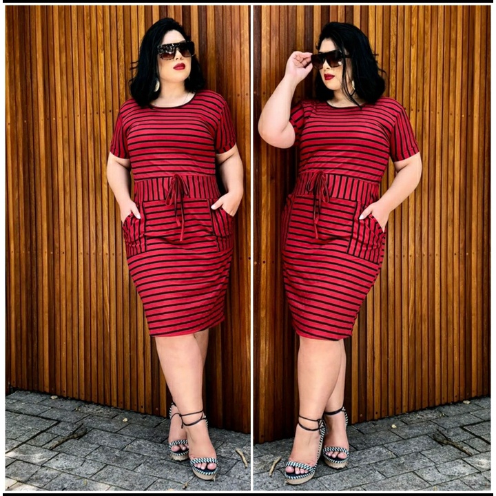 VESTIDO PLUS SIZE LISTRADO COM BOLSOS