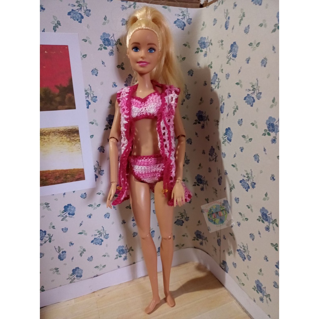 Roupa para Barbie Curvy biquíni com saída de praia e chapéu