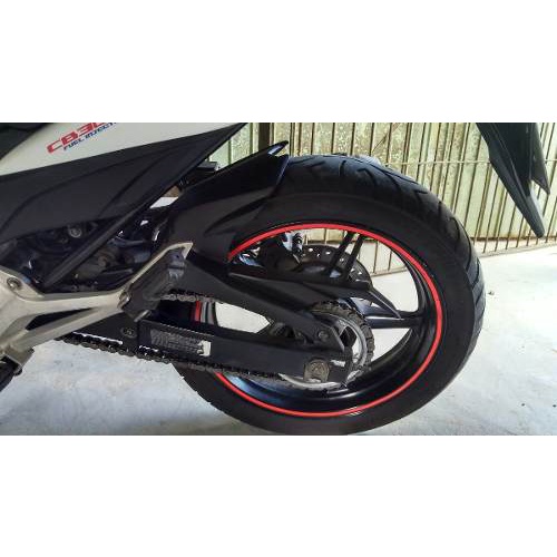 Paralama traseiro para CB300, pintado no preto fosco.