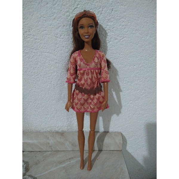 Boneca barbie negra niki