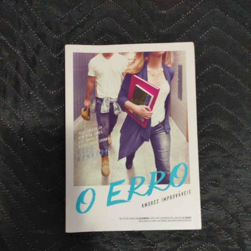 Livro – O erro – Elle Kennedy | Shopee Brasil