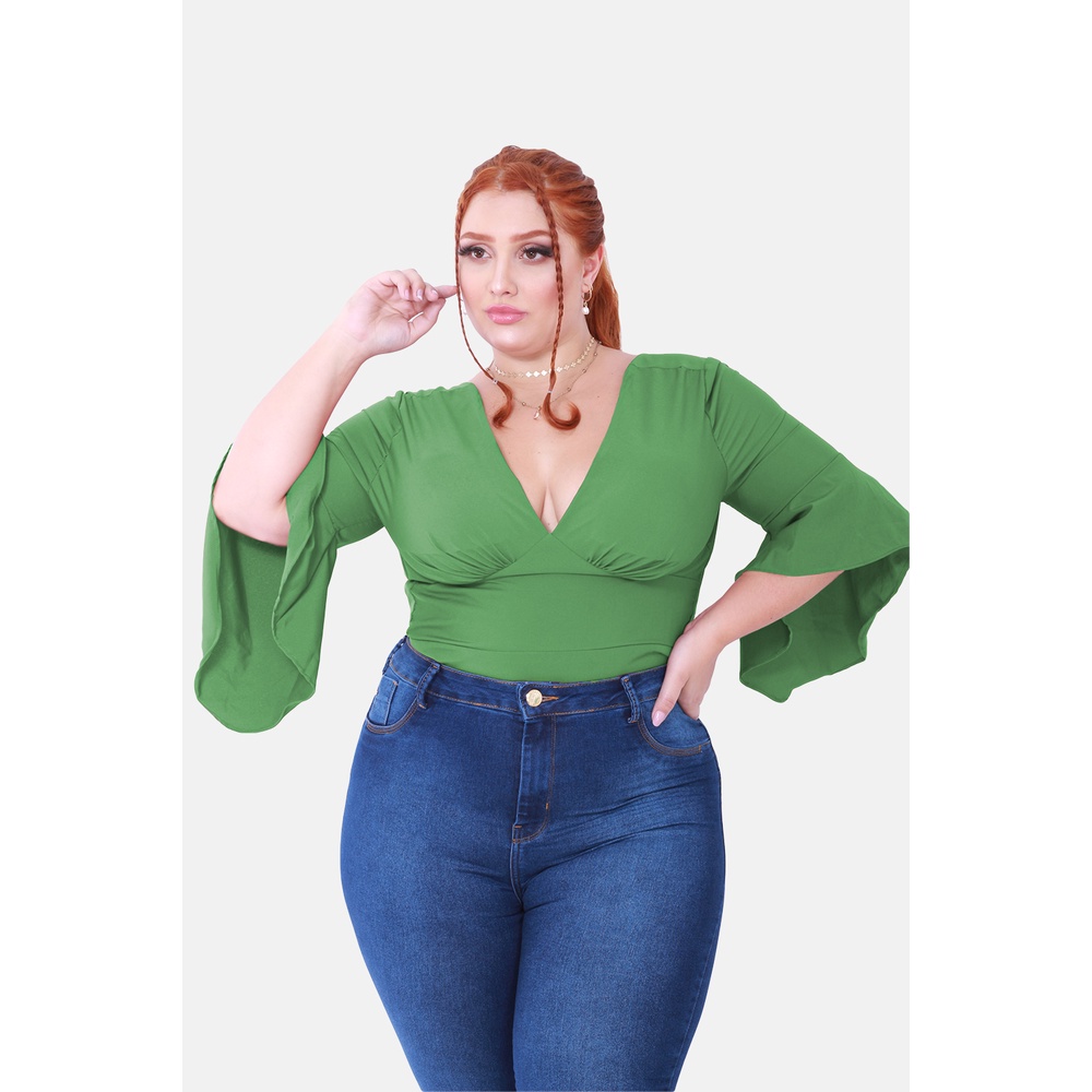 Blusa modelo cropped corselet plus size verde militar