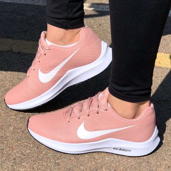 Tenis nike feminino store caminhada