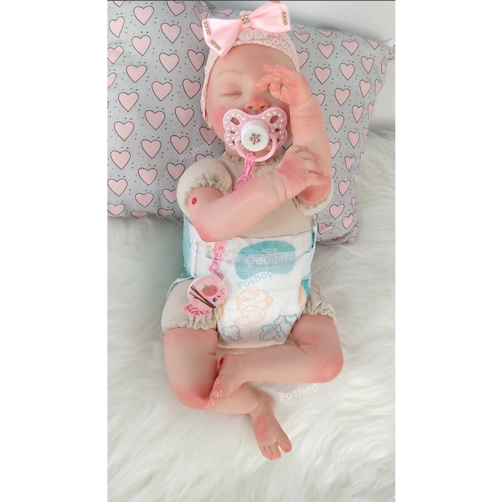 Boneca Bebê Reborn menina com pintura realista