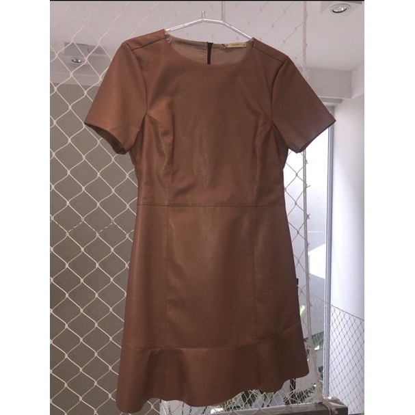 Vestido de hot sale couro nude