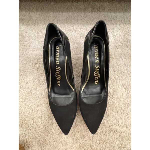 Scarpin dourado best sale carmen steffens