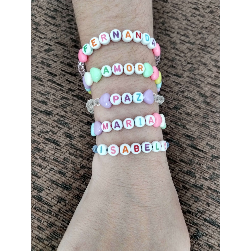 Kit com 5 pulseiras miçangas coração coloridos com nome personalizados ...