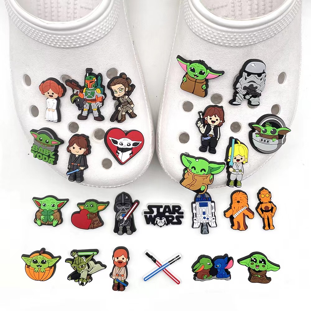 Desenhos animados PVC Personagens Anime para DIY Crocs Sandálias