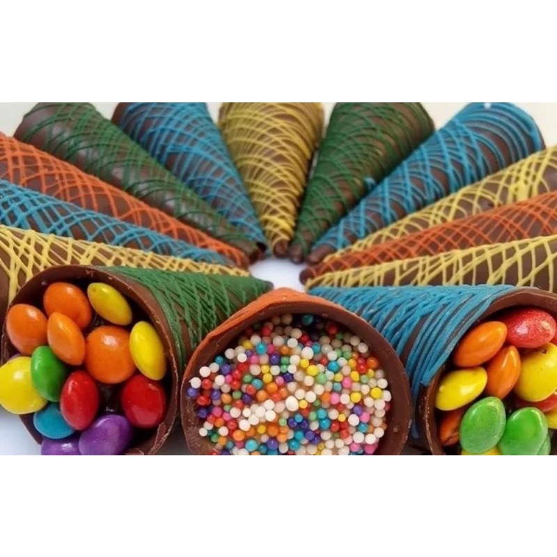 FORMA PARA CHOCOLATE CONE GRANDE 3 PARTES / 4 CAVIDADES | Shopee Brasil