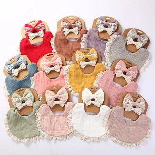【 COD 】 1Set Saliva De Algodão Enrugado Para Bebê Toalha De Renda Fita De Cabeça À Prova D'água Interlayer Baby Wrinkled Bibs Dupla Face Ajustável Menino Aniversário