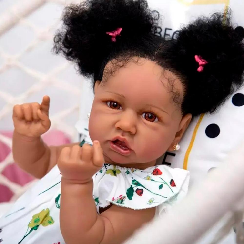 Bebê reborn morena com cabelo cacheado!! modelo mais novo, mamadeira e  chupeta de pérola frete grátis para todo o Brasil!! ⠀ ⠀ 💟 100% de silicone  vinil,, By Casa Boneca