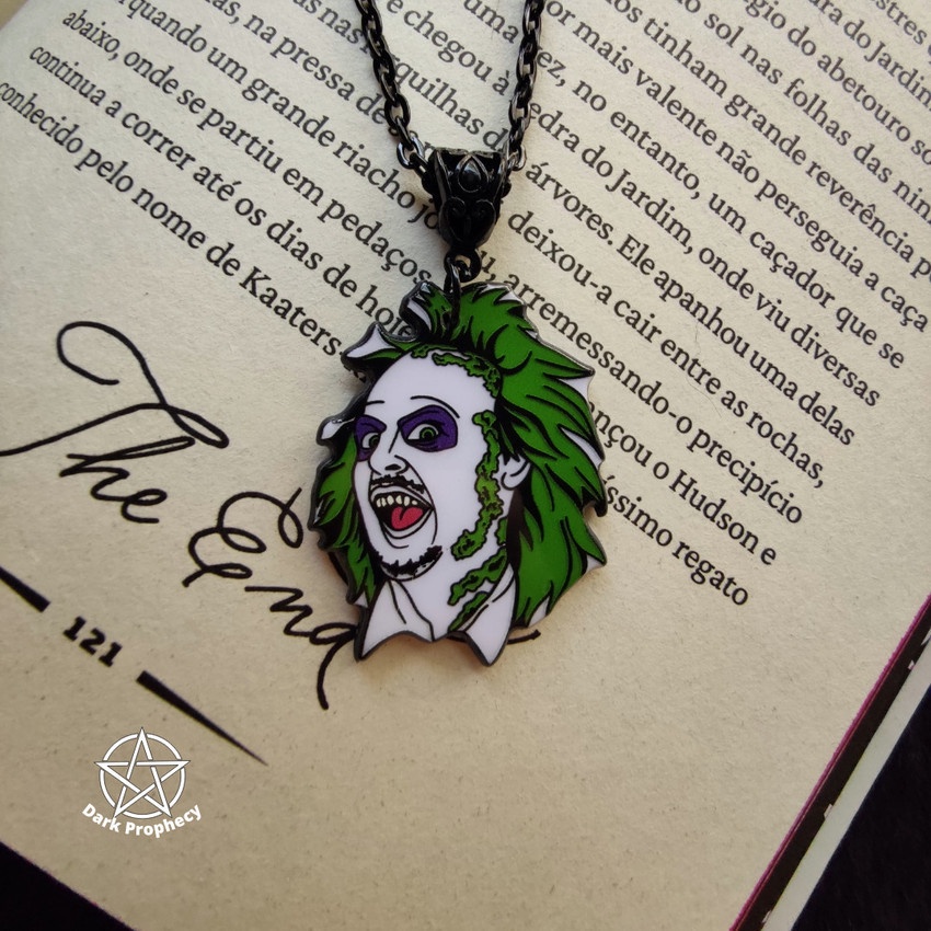 Colar Beetlejuice Resina