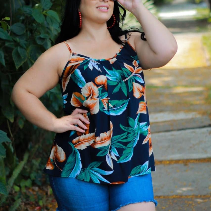 Blusa Plus Size com Alças em Viscose Estampada