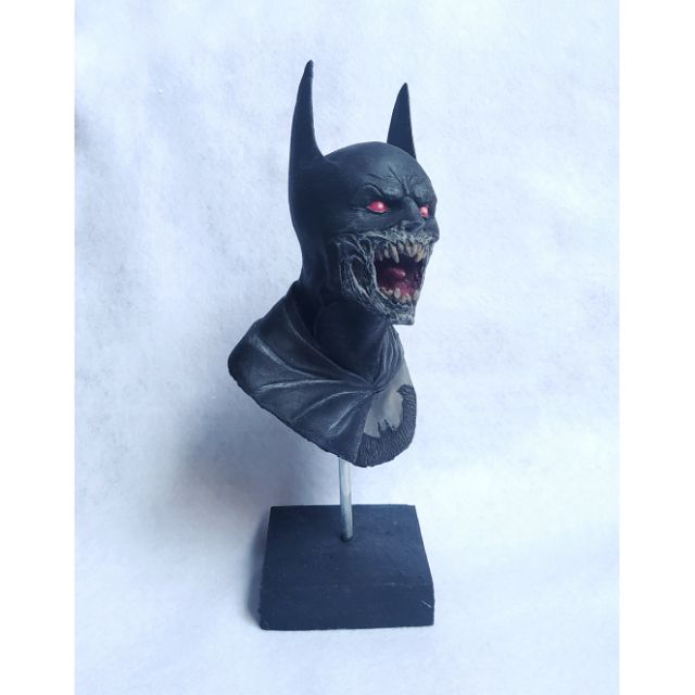 Busto Batman Chuva Rubra