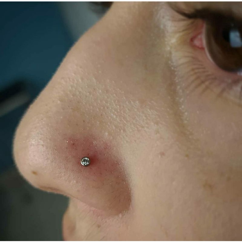 Piercing Nariz Com Jóia em Titânio