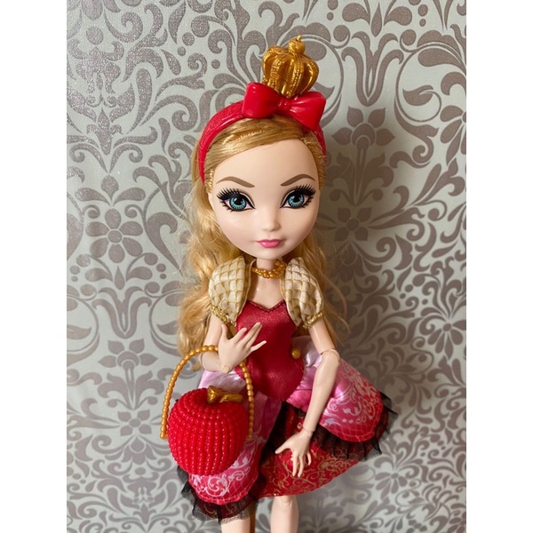 Boneca Ever After High - Apple White - Seminova