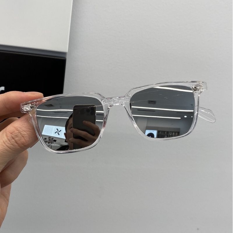 Óculos de Sol Retangular Transparente