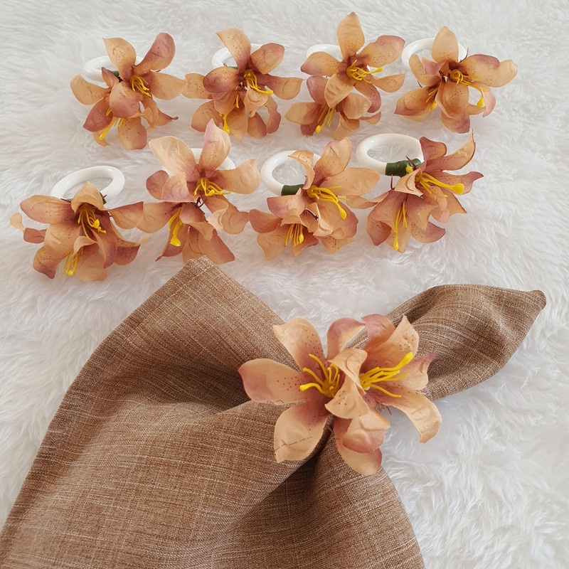 Kit 04 Anéis Porta Guardanapo Argola Prendedor Mesa Posta Flor de Lírio Caramelo