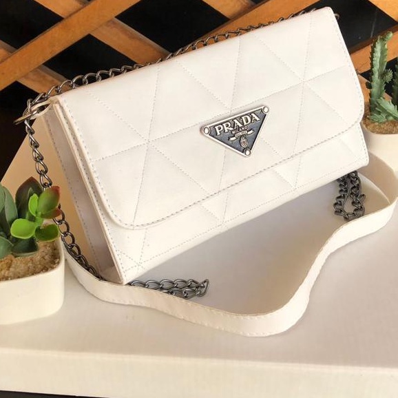 Bolsa Prada de festa bordada / baladinha / bordada / lançamento / novidade / colorida / prada / promoção