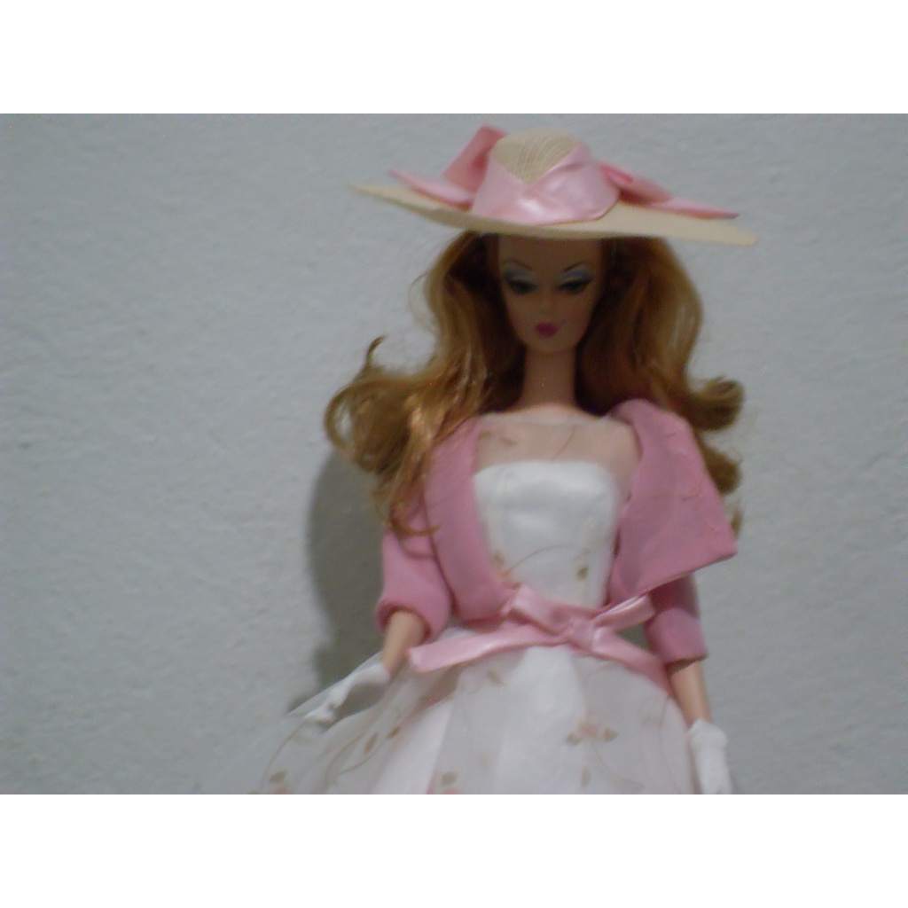 Barbie store collector 2000