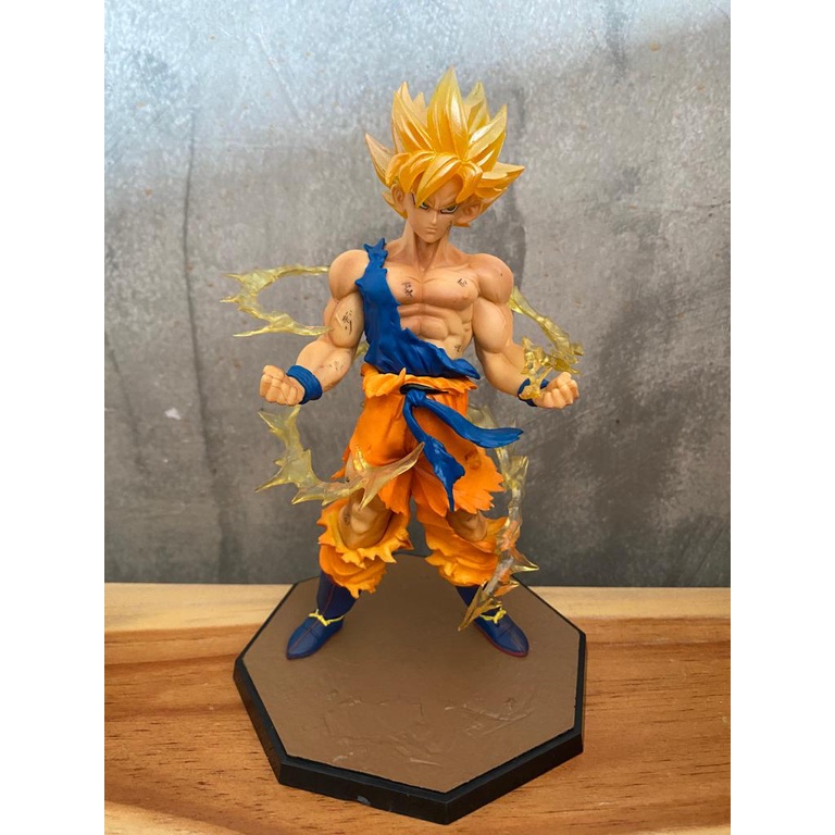 Goku Super Saiyan 1 - Dragon Ball (Figure)