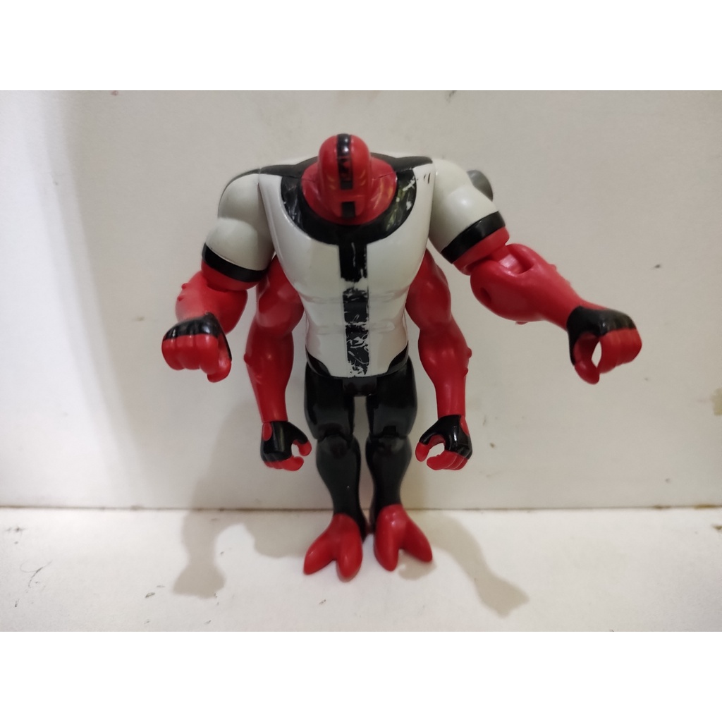 Boneco Ben 10 Clássico - Quatro Braços