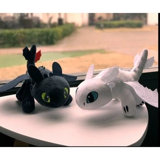 Dragão Fúria da Noite e Fúria de Luz Pelúcia